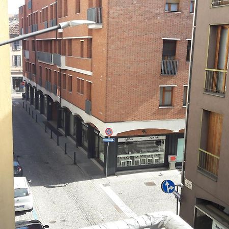Appartamento Centrale Con Garage Asti Kültér fotó